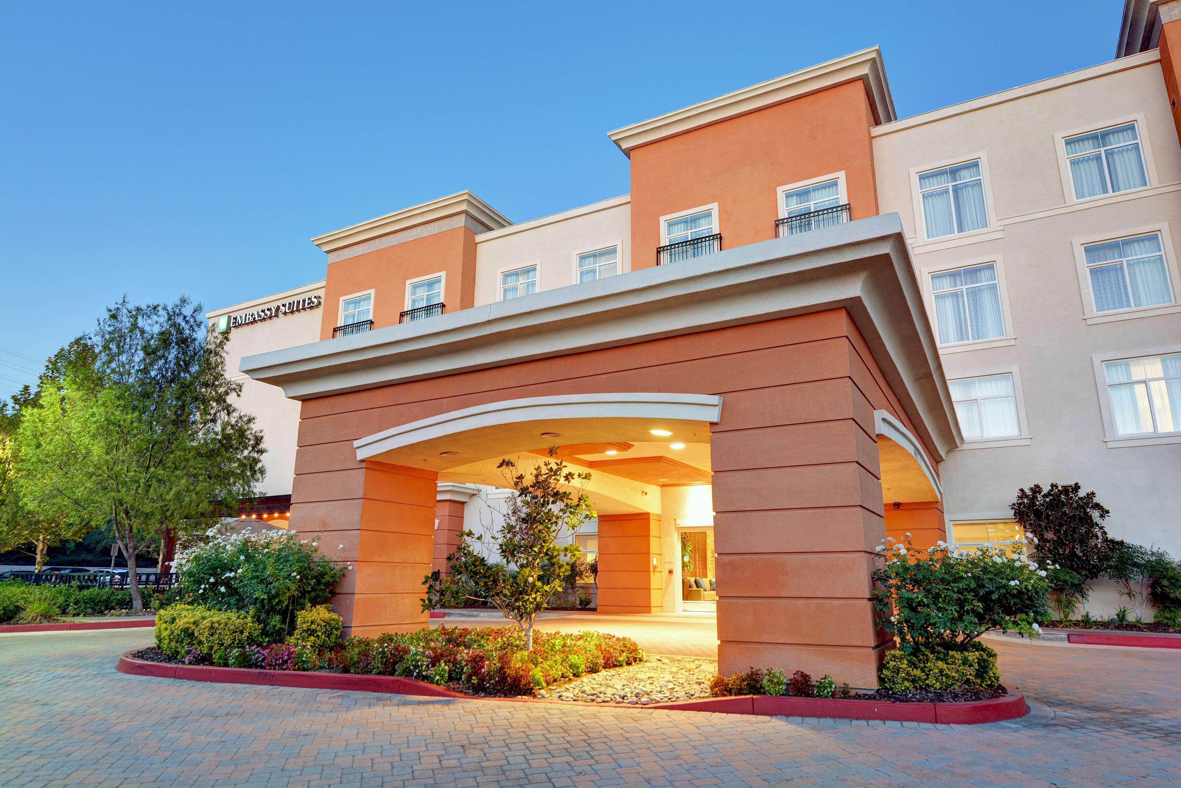 Embassy Suites Valencia Exterior foto