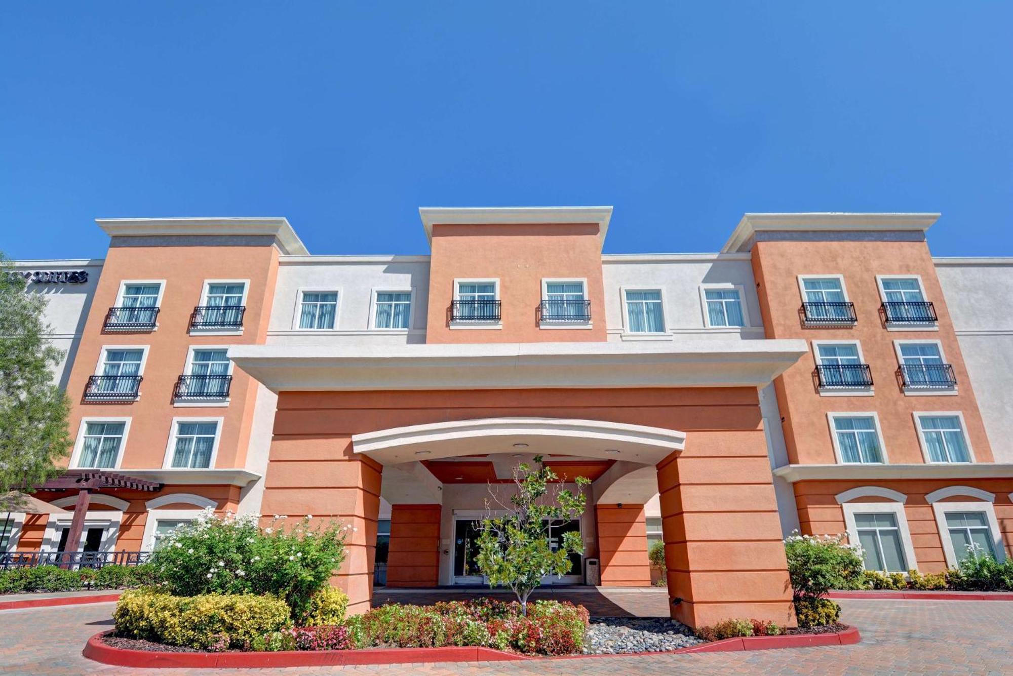 Embassy Suites Valencia Exterior foto