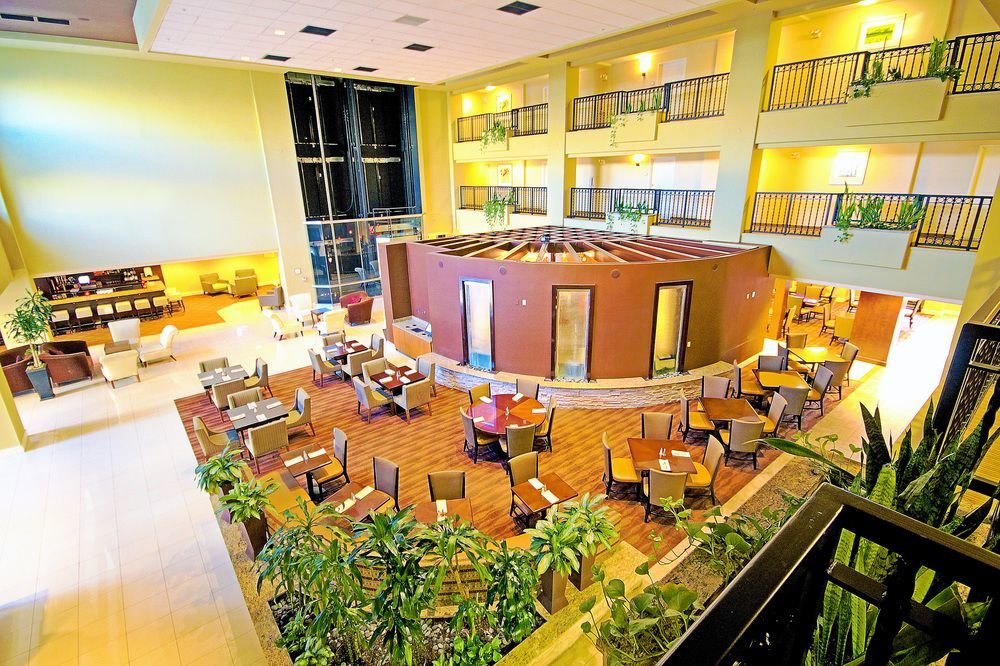 Embassy Suites Valencia Exterior foto